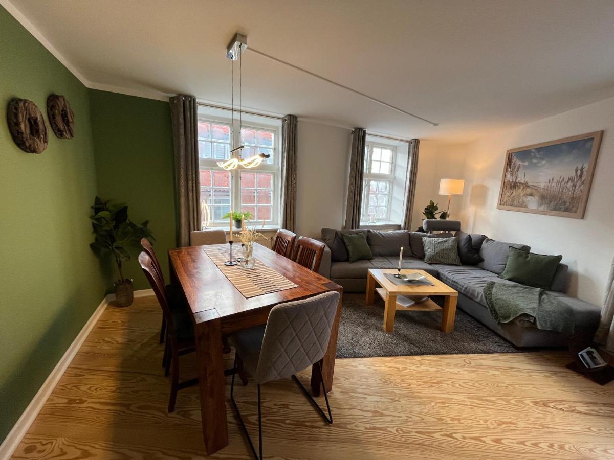 Lykkefund - Ferienwohnungen In Hafennaehe Glueckstadt Exterior foto