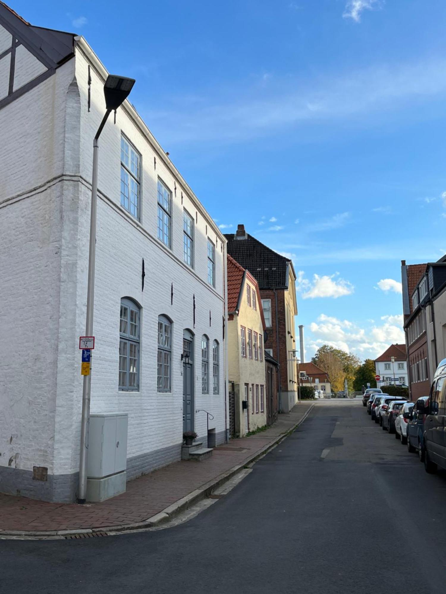 Lykkefund - Ferienwohnungen In Hafennaehe Glueckstadt Exterior foto