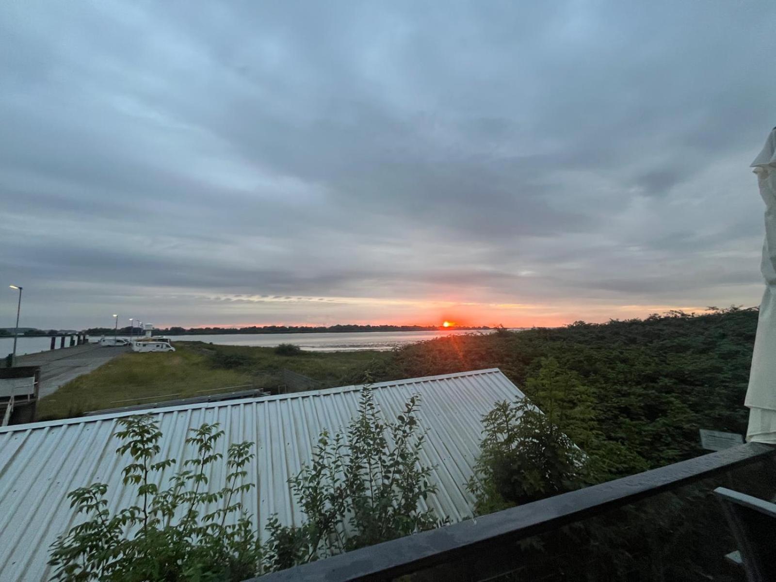 Lykkefund - Ferienwohnungen In Hafennaehe Glueckstadt Exterior foto